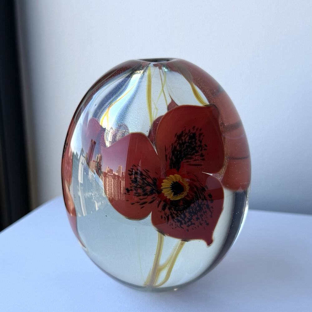Robert Eickholt Red Trillium Flower Art Glass Paperweight Bud Vase Signed 1997